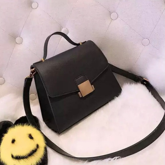 structured crossbody bag